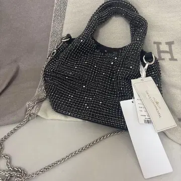 (택 포함) GRACE CONTINENTAL 큐빅 백 블랙