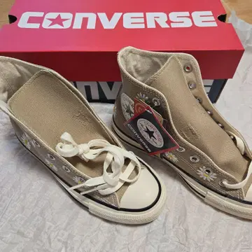 Converse Chuck Taylor Daisy 자수 하이컷