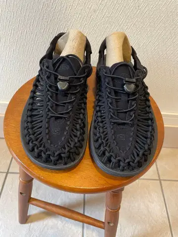KEEN UNEEK 샌들 블랙