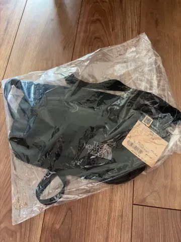 새상품 미사용 미개봉 THE NORTH FACE 블랙 숄더백