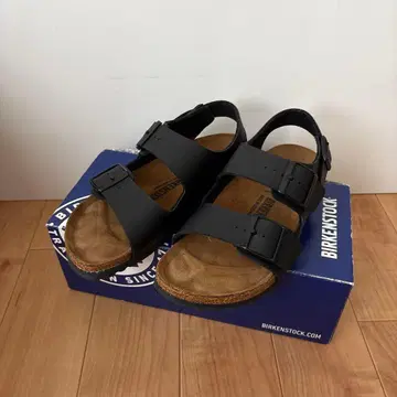BIRKENSTOCK 밀라노 샌들 블랙