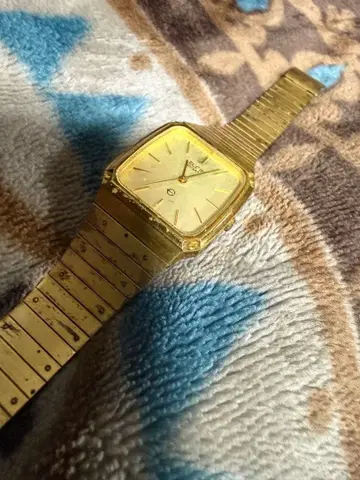 ELGIN QUARTZ 손목시계 골드 컬러 본체