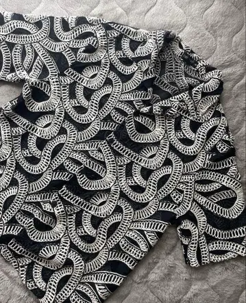 ZARA 올 패턴 반팔 셔츠 메쉬 블랙 화이트