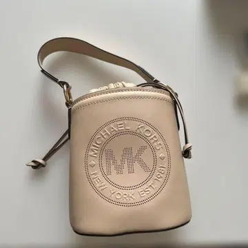 MICHAEL KORS 버킷 숄더백 베이지