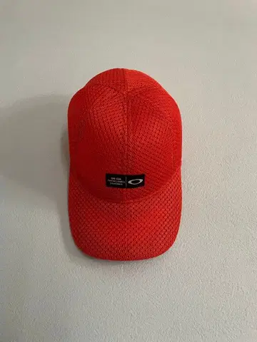 Oakley 메쉬 캡 레드