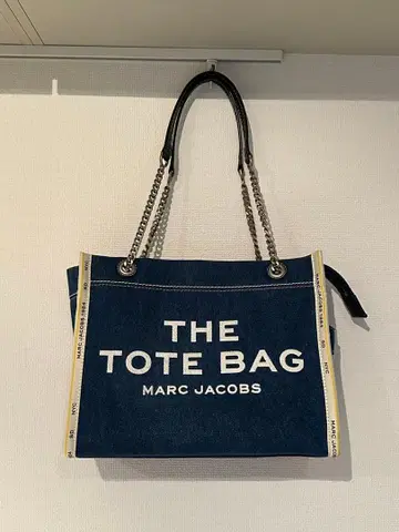 MARCJACOBS THE TOTE BAG 데님 체인 토트백