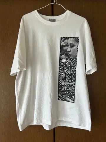 Cavempt C.E 그래픽 셔츠 화이트