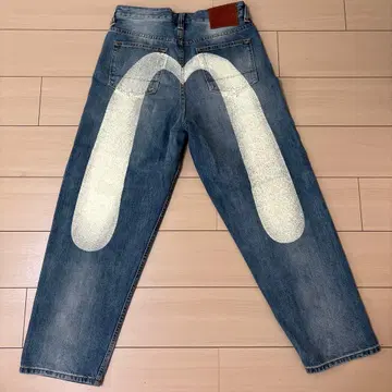 EVISU 에크루 다이코쿠 프린트 루즈핏 청바지 #2038