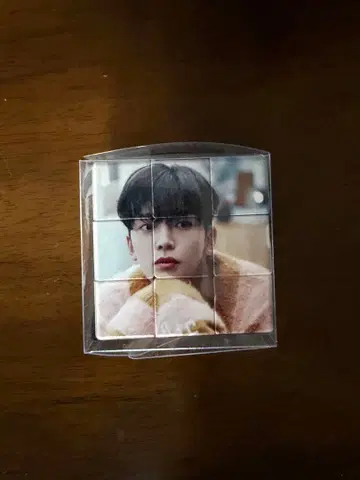 로운 2023 공식 굿즈 루빅스 큐브