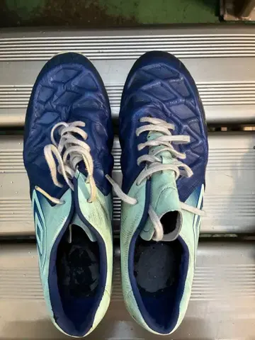 UMBRO 축구 스파이크 블루 계열