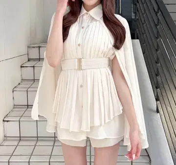 NOMAE 케이프 플리츠 셔츠 아이보리