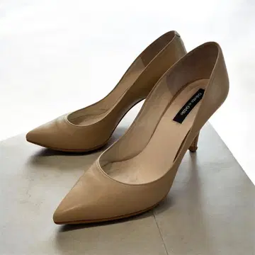 가격 인하 새상품급 오데뜨 앤 오딜 포인티드 플레인 펌프스 23.5