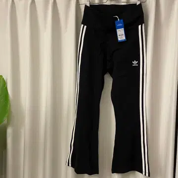 adidas originals 블랙 쓰리 스트라이프 플레어 레깅스