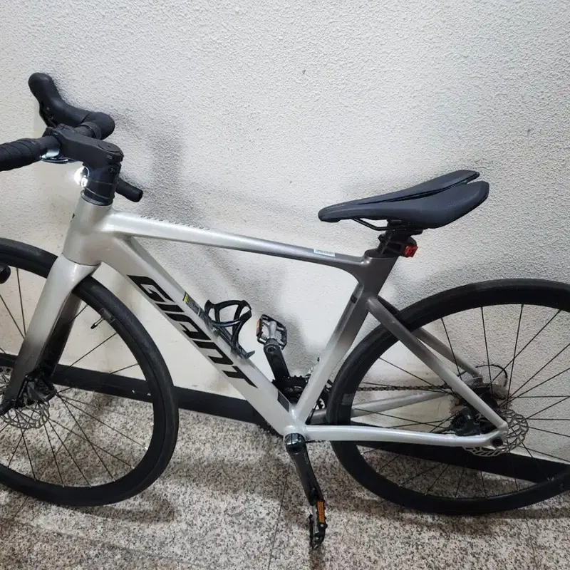 급처) 자이언트 컨텐드 에어로2 25년식 / 실사용 적음 / 109만원 가능