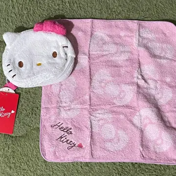 Hello Kitty 다이컷 파우치 & 타월 세트