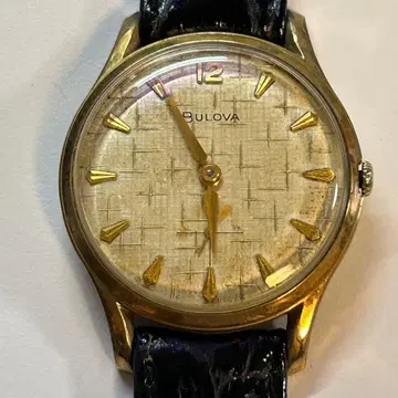 BULOVA 수동 와인딩 시계 골드 다이얼