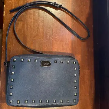 썸머 세일! MICHAEL KORS 스터드 숄더백