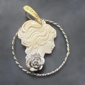 세일 카메오 목걸이 탑