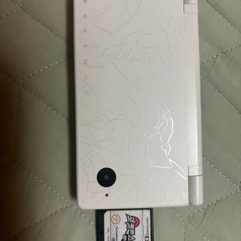 닌텐도 DSi 포켓몬스터 블랙.화이트 레시라무,제크로무 에디션