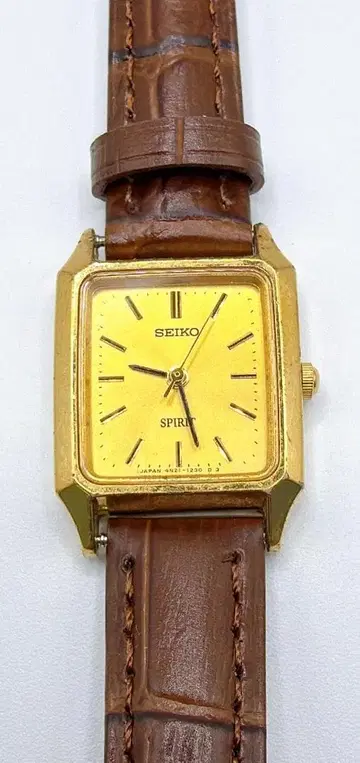 SEIKO SPIRIT 쿼츠 손목시계 골드 다이얼