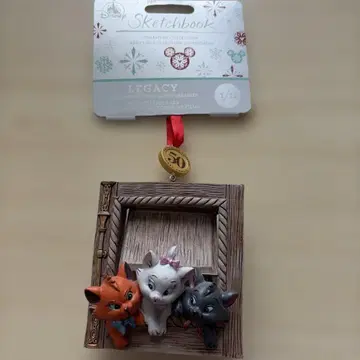 센스 있는 고양이 50주년 기념 오너먼트