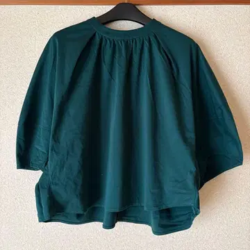 디자인아에라 designaera 다크 그린 반팔 블라우스