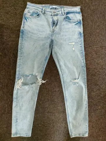 ZARA 데미지 가공 데님 팬츠 라이트 블루