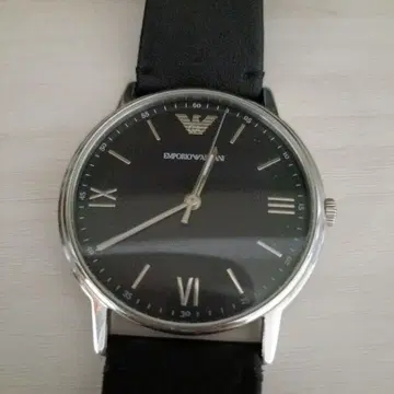 EMPORIO ARMANI 가죽 블랙 손목시계