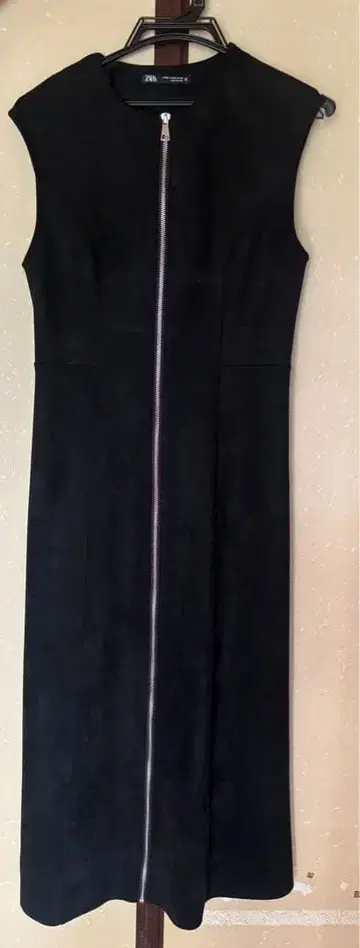 ZARA 슬리브리스 집업 원피스 블랙