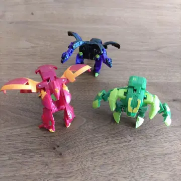 폭탄 Bakugan 3체