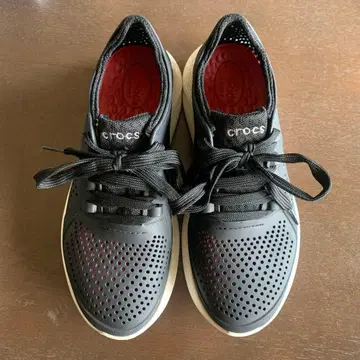 Crocs LiteRide Pacer 스니커즈 블랙