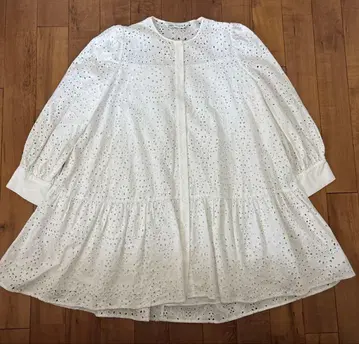 ZARA 화이트 자수 긴팔 원피스 XS