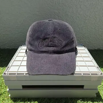 Carhartt WIP 코듀로이 야구 모자
