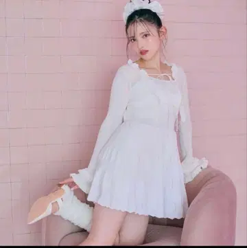 rillyemulie 릴리 에뮬리 화이트 프릴 미니 원피스