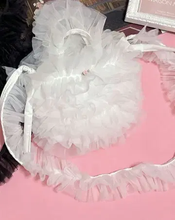 주말 한정 가격! MAISON MARBLE Ballerina Tulle Bag