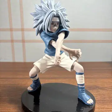 NARUTO 우치하 사스케 피규어
