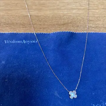 반돔 아오야마 Vendome Aoyama 플라워 모티브 목걸이