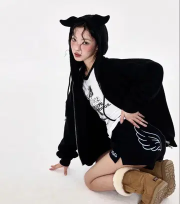 YEGG Wing Hoodie - 블랙