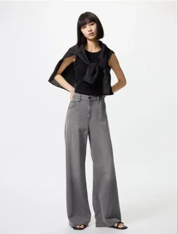 UNIQLO 새상품 드레이프 와이드 플레어 청바지