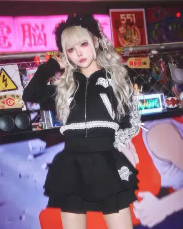 미셸 마카롱 갈피 콜라보 슬림 레그 셋업 블랙 프리 사이즈