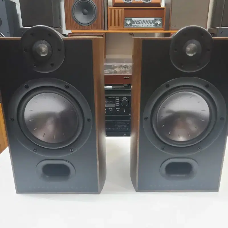 영국 모던쇼트 북쉘프스피커 MEZZO 2