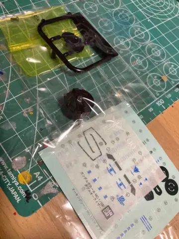 수전사 데칼, 마킹 씰, LED 유닛 등