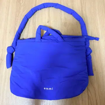 emmi 나일론 패딩 백 블루