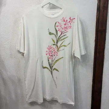 하나뿐인 꽃무늬 프린트 tee 손글씨 싱글 스티치 핸드 페인팅