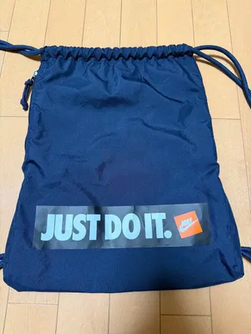 대학 통학용 NIKE 냅색 네이비