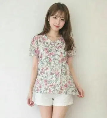 FREE'S SHOP 프리즈샵 꽃무늬 블라우스 반팔 둥근 카라 M 페미닌