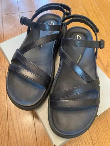 [새상품급] 클락스 샌들 블랙 가죽