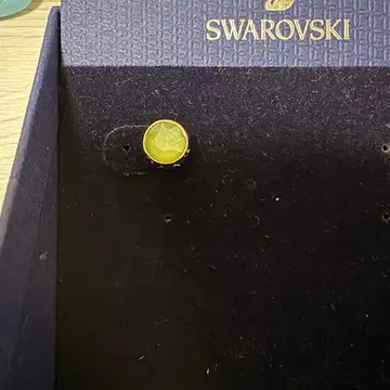 SWAROVSKI 한쪽 귀용 귀걸이 그린 컬러