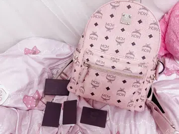MCM 스터드 백팩 핑크