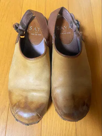 SAYA 사보 샌들 빈티지 가공 데미지 가공 가죽 브라운